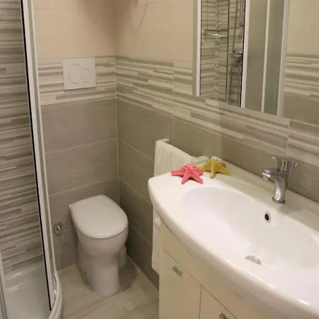 Front With Sea View - Beahost